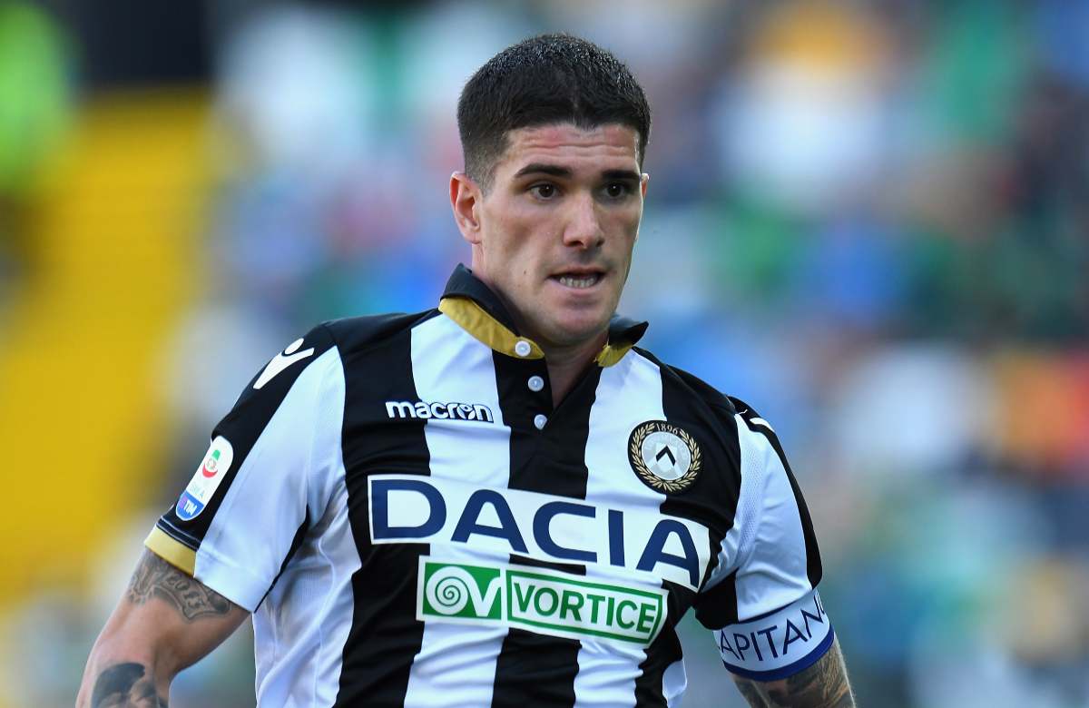 官宣ac米兰足球俱乐部签下托莫里,ac米兰加盟英超