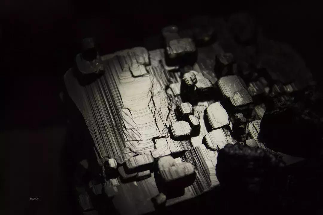 太强了！她笔下的「神秘画风」真是惊艳！