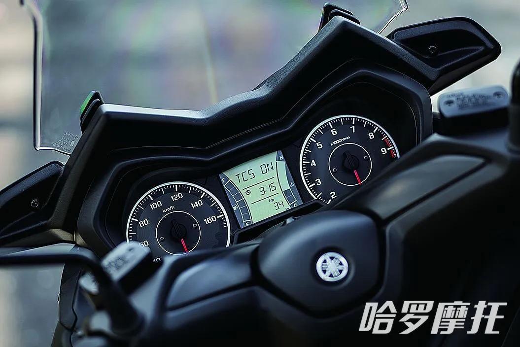 雅马哈踏板xmax300,雅马哈xmax300改装