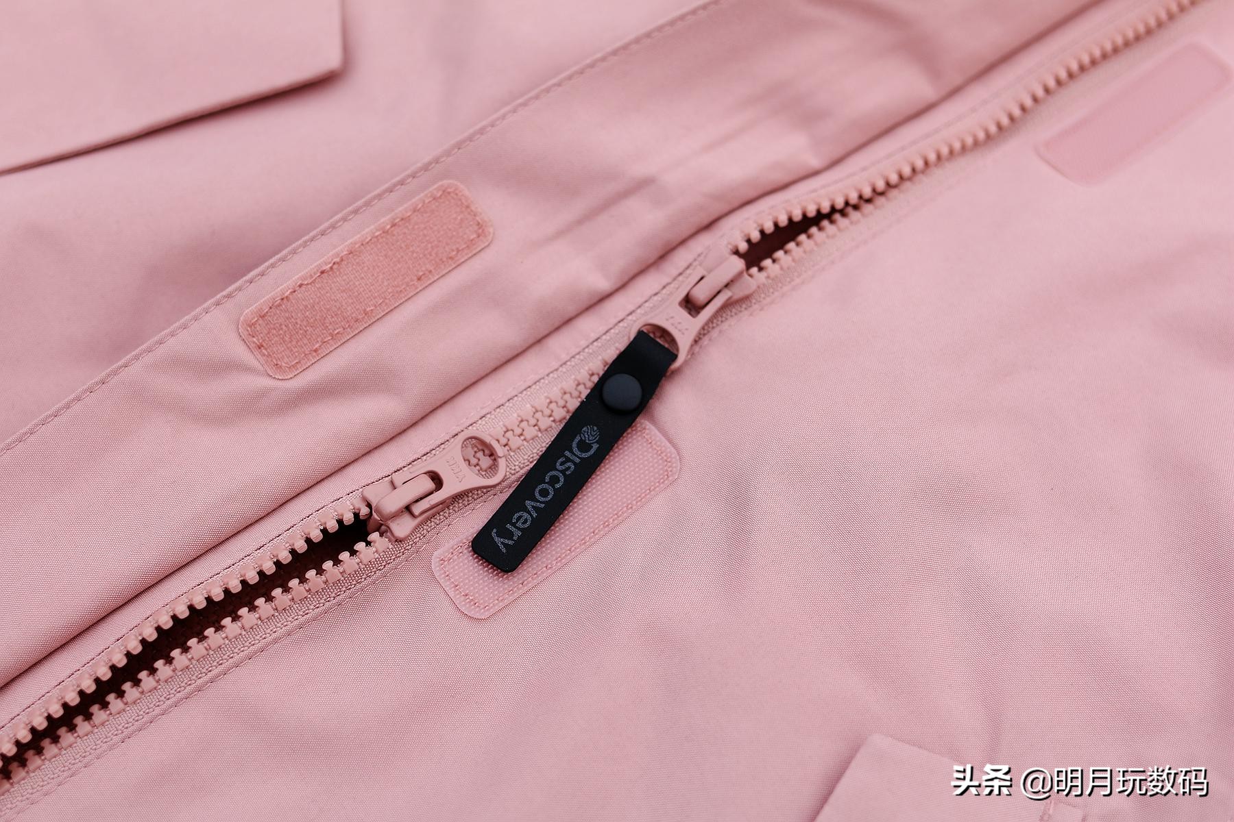 什么冲锋衣时尚好看,冲锋衣高级感秋冬时尚