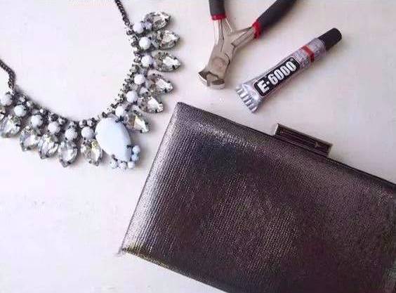 拿这个擦一擦包包，跟新买的一样