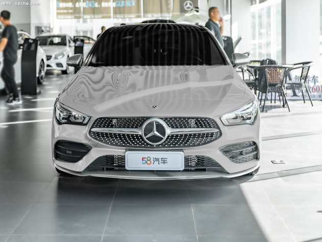 奔驰2022款cla猎装版,奔驰cla级2022款cla200四门轿跑车