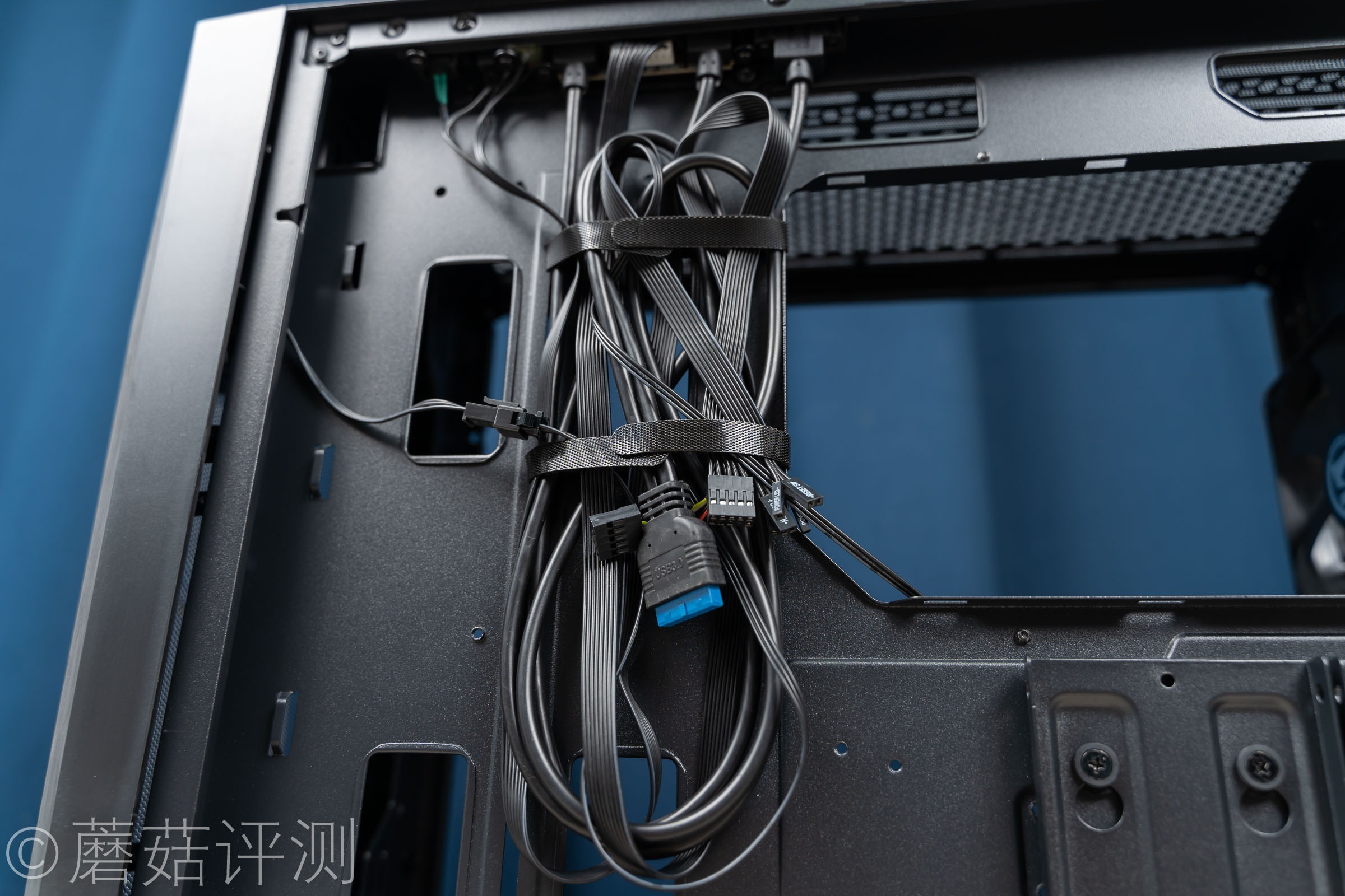 艾湃电竞机箱白色,艾湃电竞水冷评测
