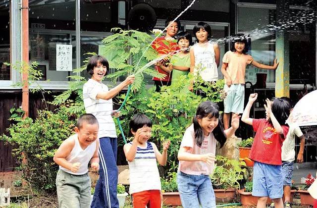 周末一起看电影去旅游,跟随电影镜头开启绝美的视觉旅行