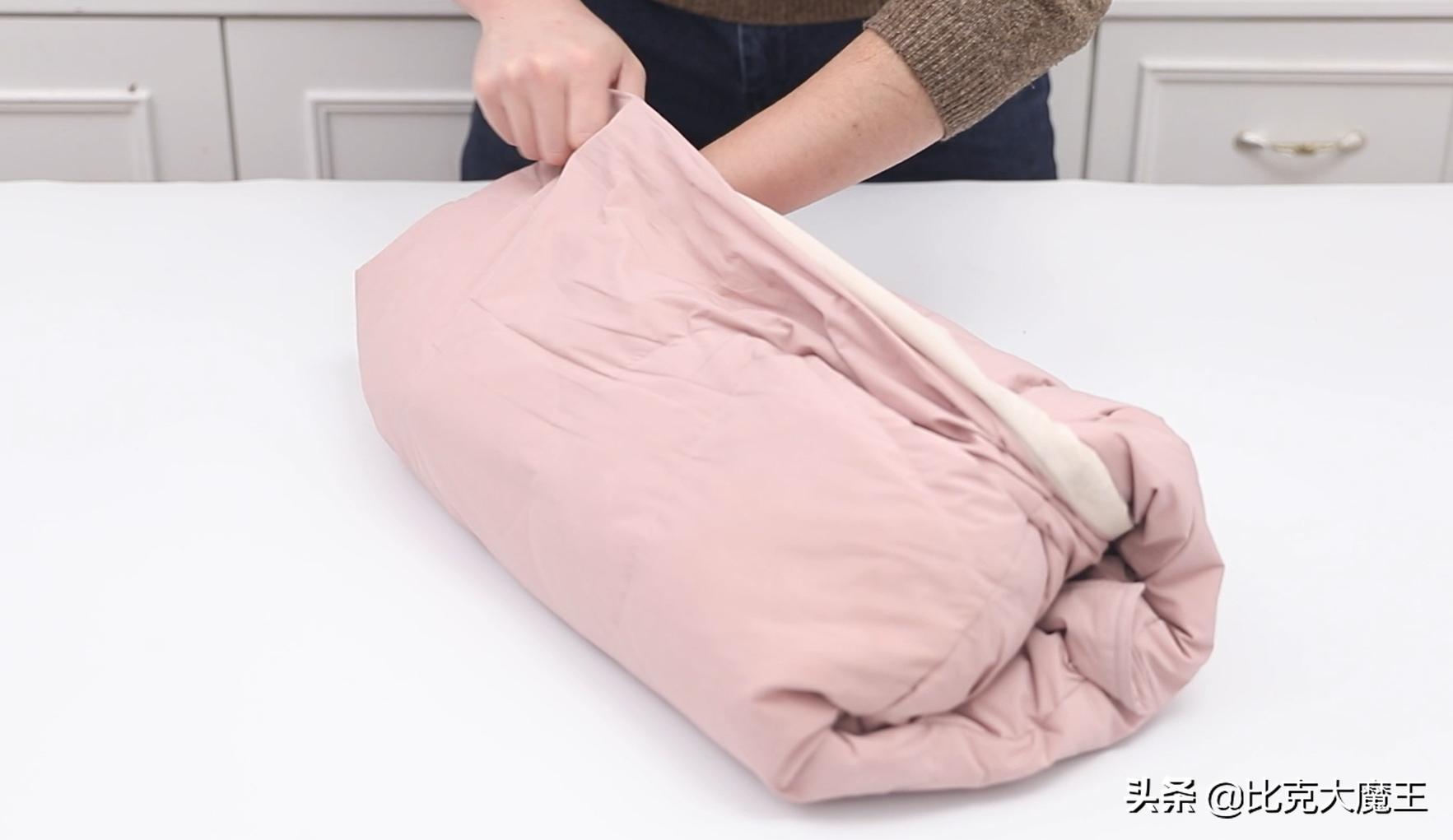 厚衣服怎么叠比较省空间,怎么叠厚衣服省空间行李箱