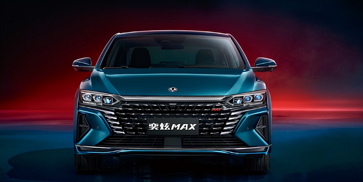 听过不一定见过!街头惊现百年前烧锅炉的蒸汽车,让人大开眼界