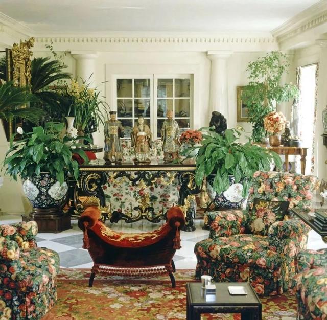 christianlouboutin粉色华伦天奴,christianlouboutin设计过的鞋子