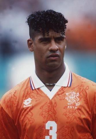 荷兰十大足球教练,荷兰十大巨星排行榜