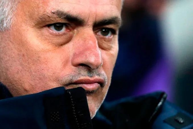 难以置信！热刺球员恶意踩踏，但裁判却熟视无睹，要VAR有何用