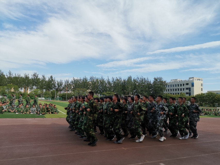 短暂而漫长的军训,军训进行时新生军训纪实全程高燃