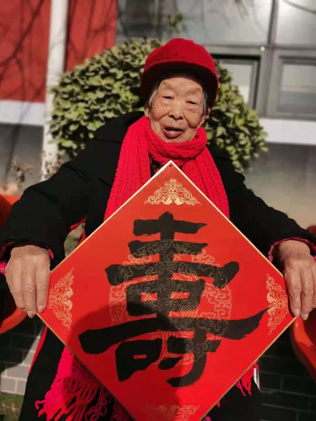 大家评价下，韩奶奶自己网购的唐装好看不