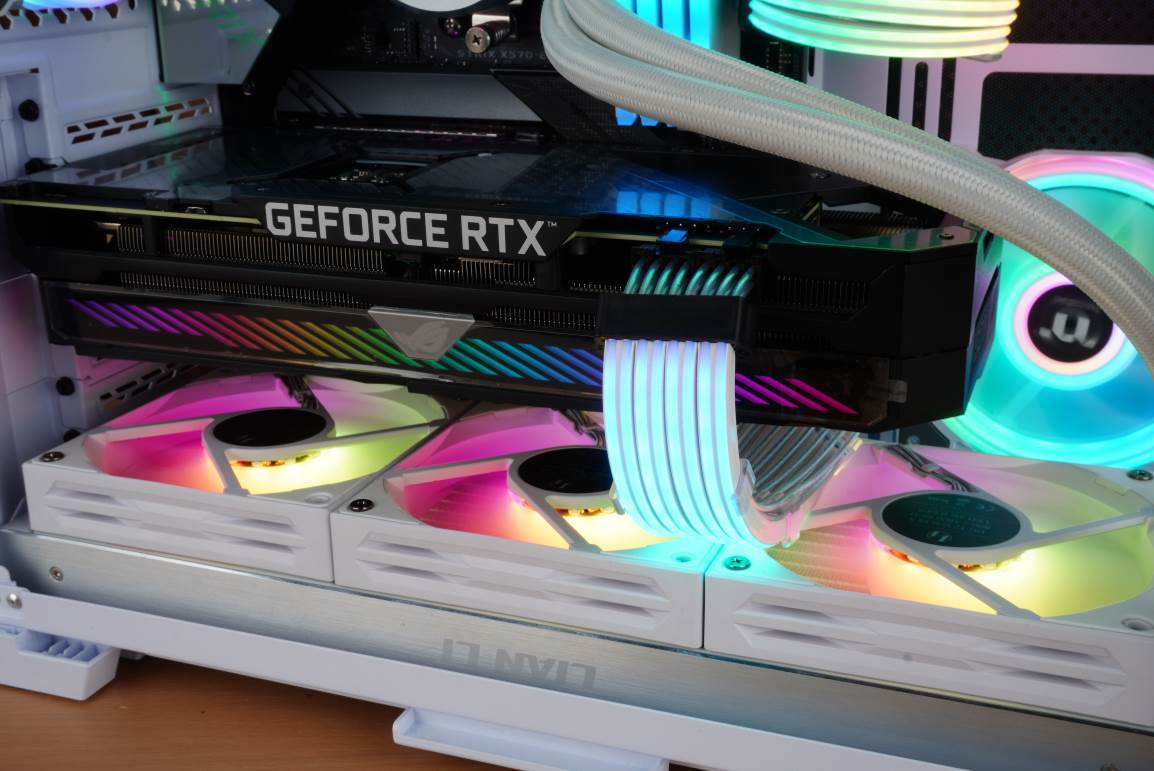 联力包豪斯mini机箱大小,联力包豪斯mini能横装吗