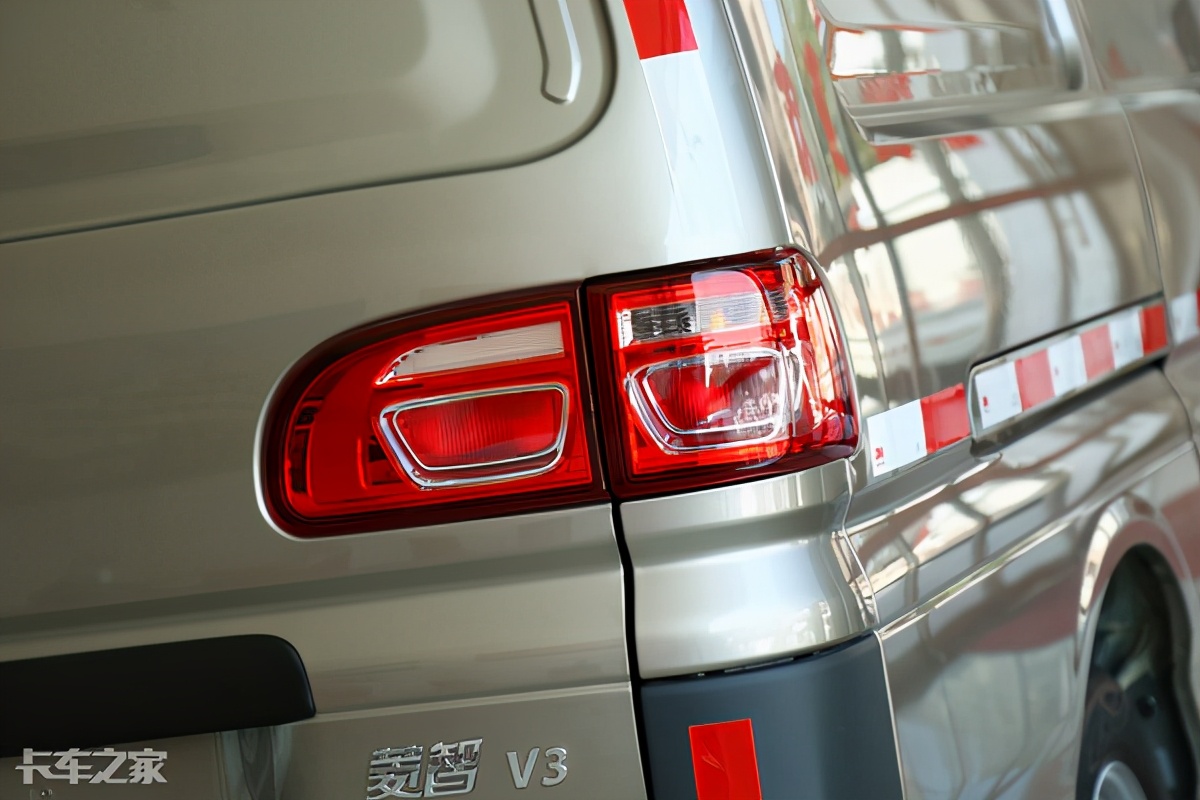 开着风行菱智去旅行,东风风行菱智v3货车版多少钱