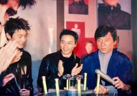 为黑人发声、心系中国疫情、化身女儿奴，陈冠希这些年经历了什么