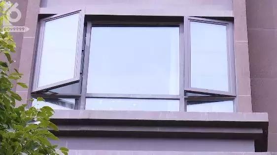 红星紫郡11家住户玻璃爆裂住户质疑质量差物管甩锅天气热