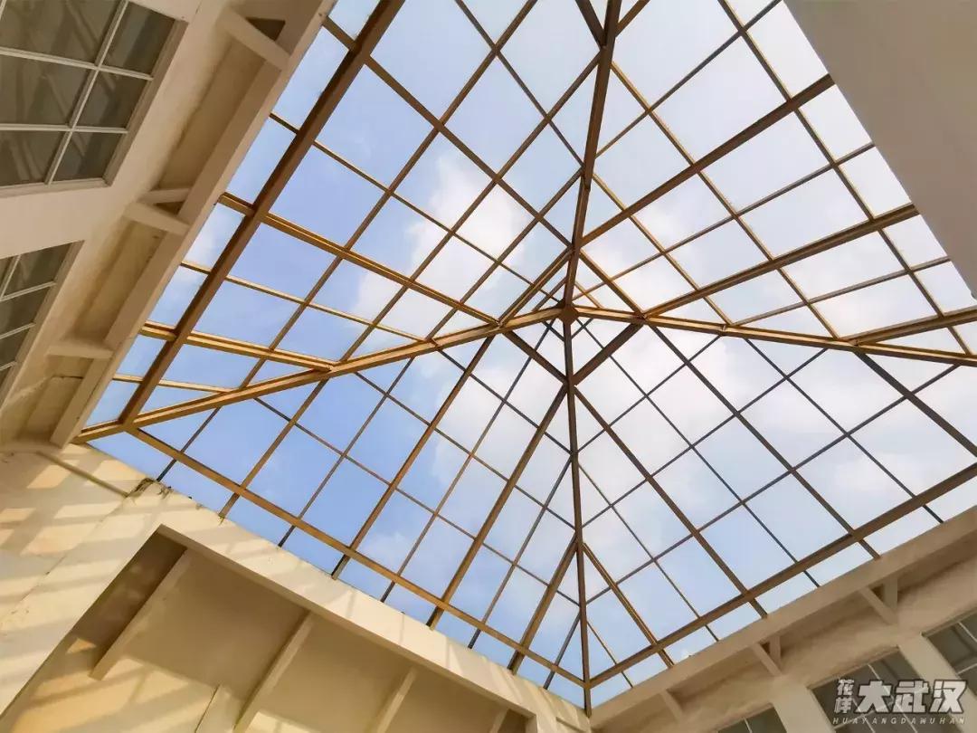 武汉科技大学的机械学院,武汉科技大学医学院和临床学院