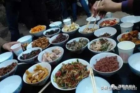 弥勒美食推荐离湖泉景区最近,弥勒五彩云池风景区