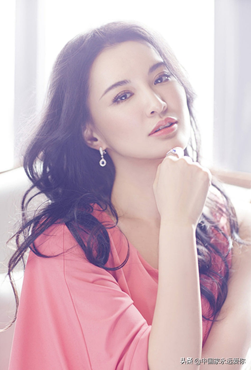 莫小棋黑色吊带,莫小棋好有魅力