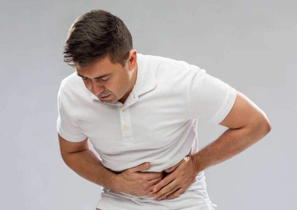 口苦口臭老放屁是胃癌的前兆吗,腹部饱胀胸闷嗳气口臭是胃癌吗