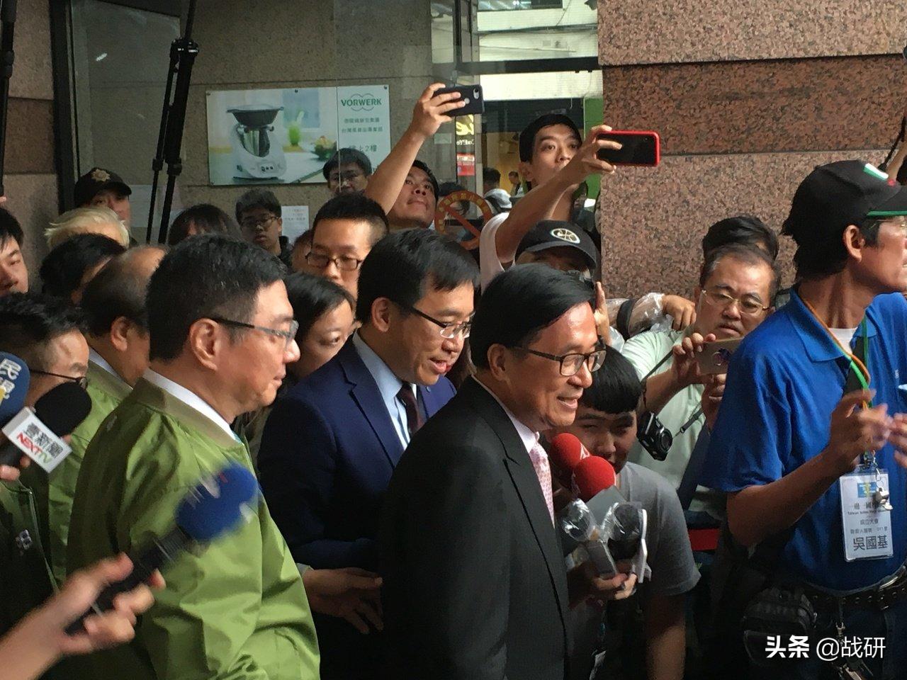 *中反**反到脑子没了？台湾政大校长口出狂言：北大清华都非常落后