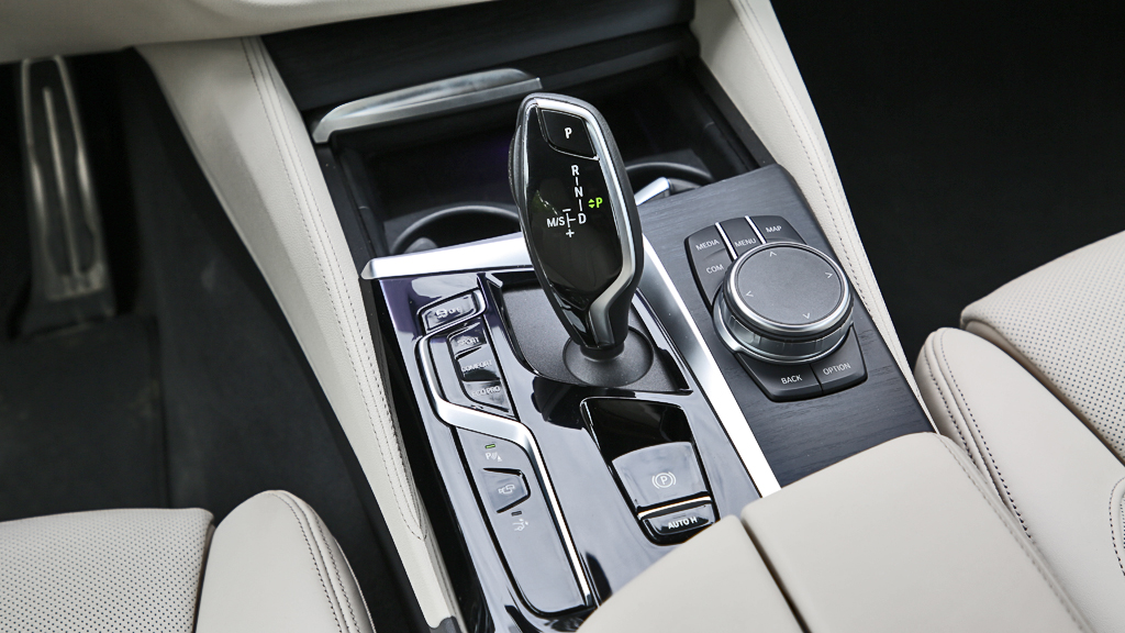 他强任他强清风拂山岗动图,2021款宝马6系gt深度测评