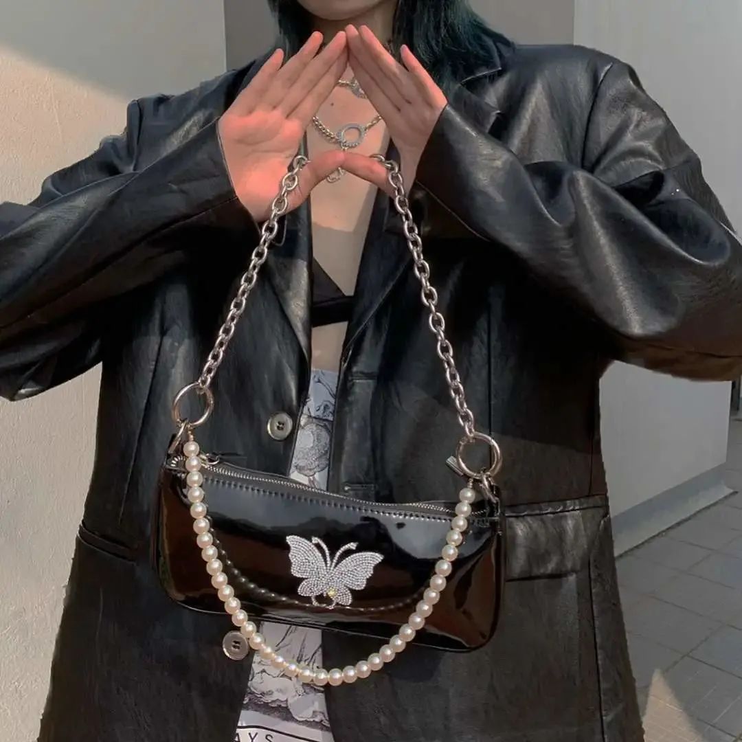 全是黑色衣服怎么穿出高级感,男黑色衣服的高级搭配