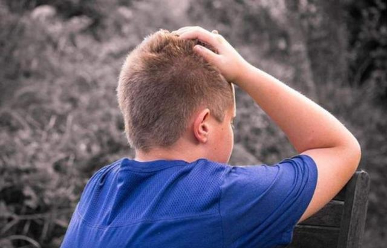 孩子固执听不进任何意见怎么办,孩子总是固执己见怎么办