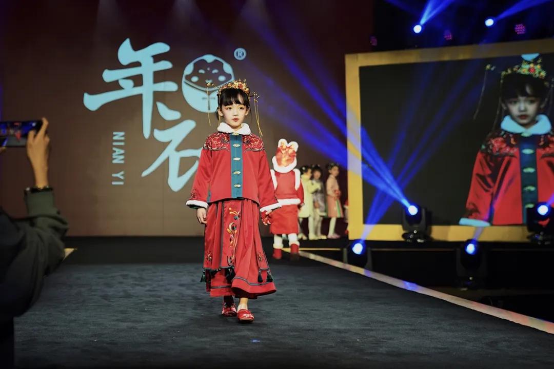 巴拉巴拉品牌童装,巴拉巴拉童装品牌