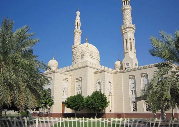 第一次去迪拜还要转机去沙特,第一次去迪拜买单程机票给签证吗