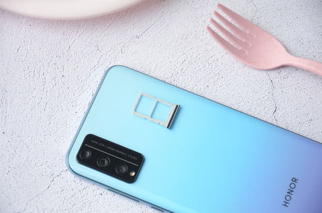 amoled屏幕的指纹解锁是不是短焦,搭载麒麟810的lcd屏手机