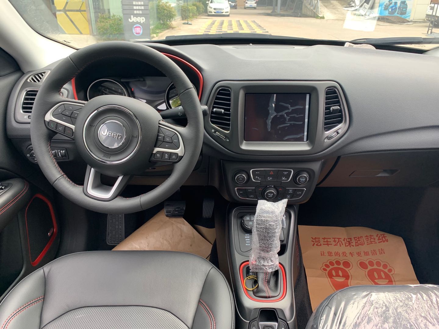 jeep指南者顶配2021,jeep指南者高性能版绕桩测试