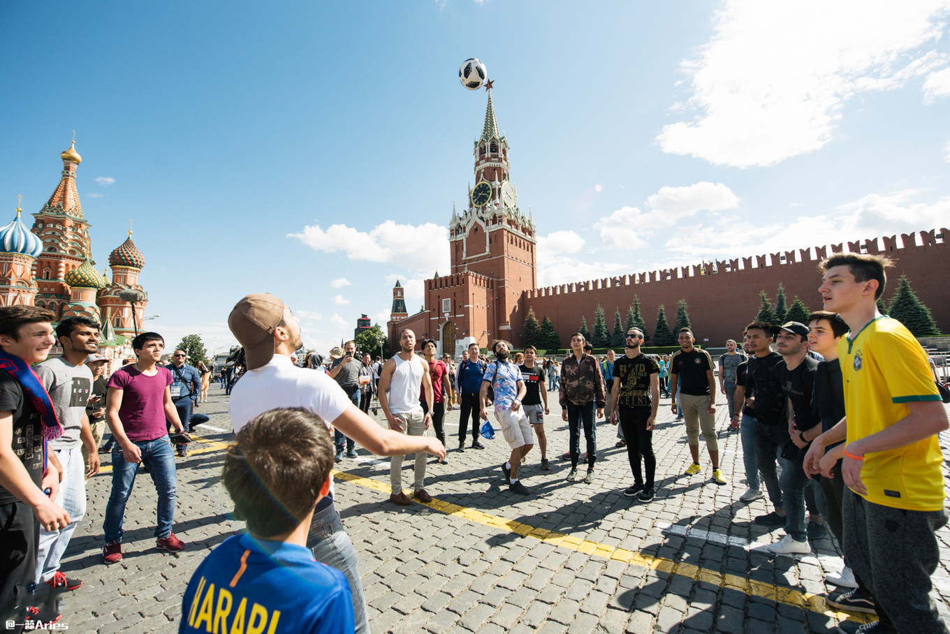 今天想帮我们的好邻居“战斗民族”俄罗斯，也上一次热搜