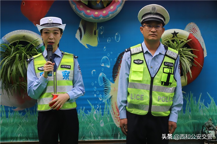 平安交警童行活动,平安上学路交警支队