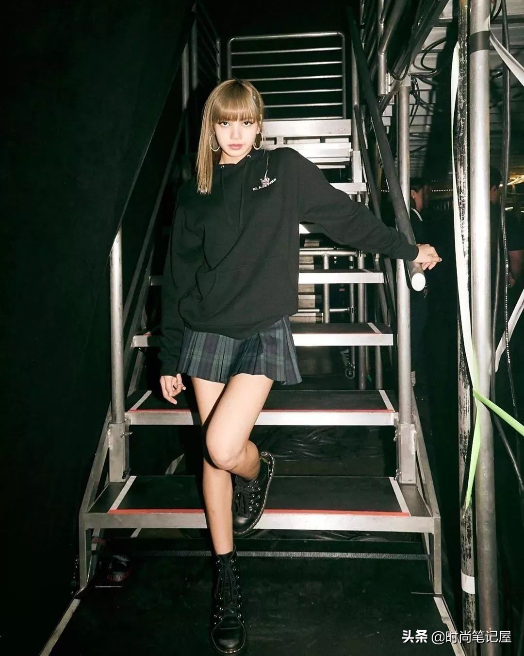 裙子秋冬款搭长筒靴,裙子秋冬款配长筒靴