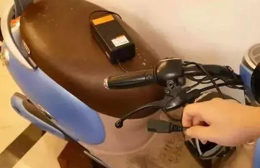 电动车正确充电方法铅酸,电动车电池两年未充电没电怎么办