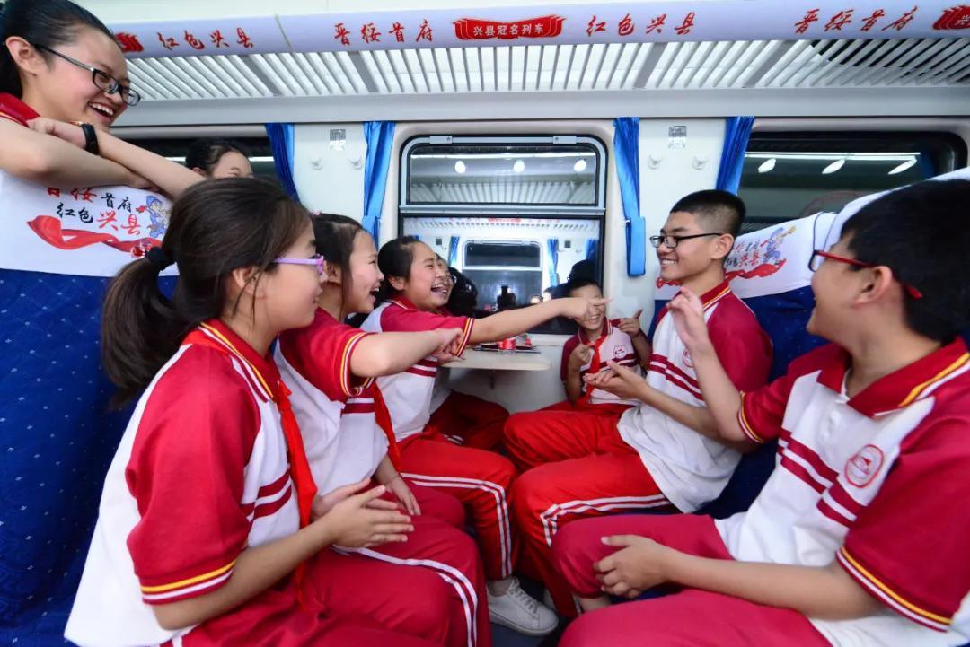 走向我们的小康生活微电影,走向我们的小康生活中国画