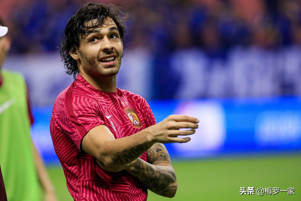 国足要怎么样才能出线12强,中国国足球员得知晋级18强