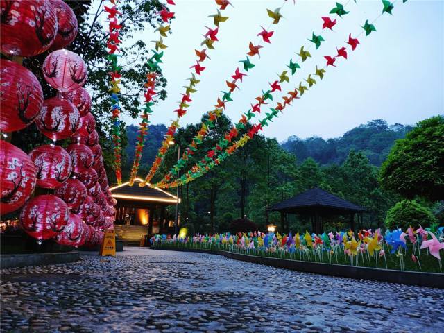 花水湾旅游度假区酒店,花水湾金陵温泉酒店是天然温泉吗