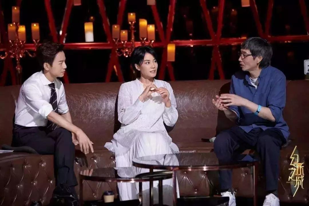 红到高处不胜寒还能引爆热搜,顶级天后的特质别人想学都学不来