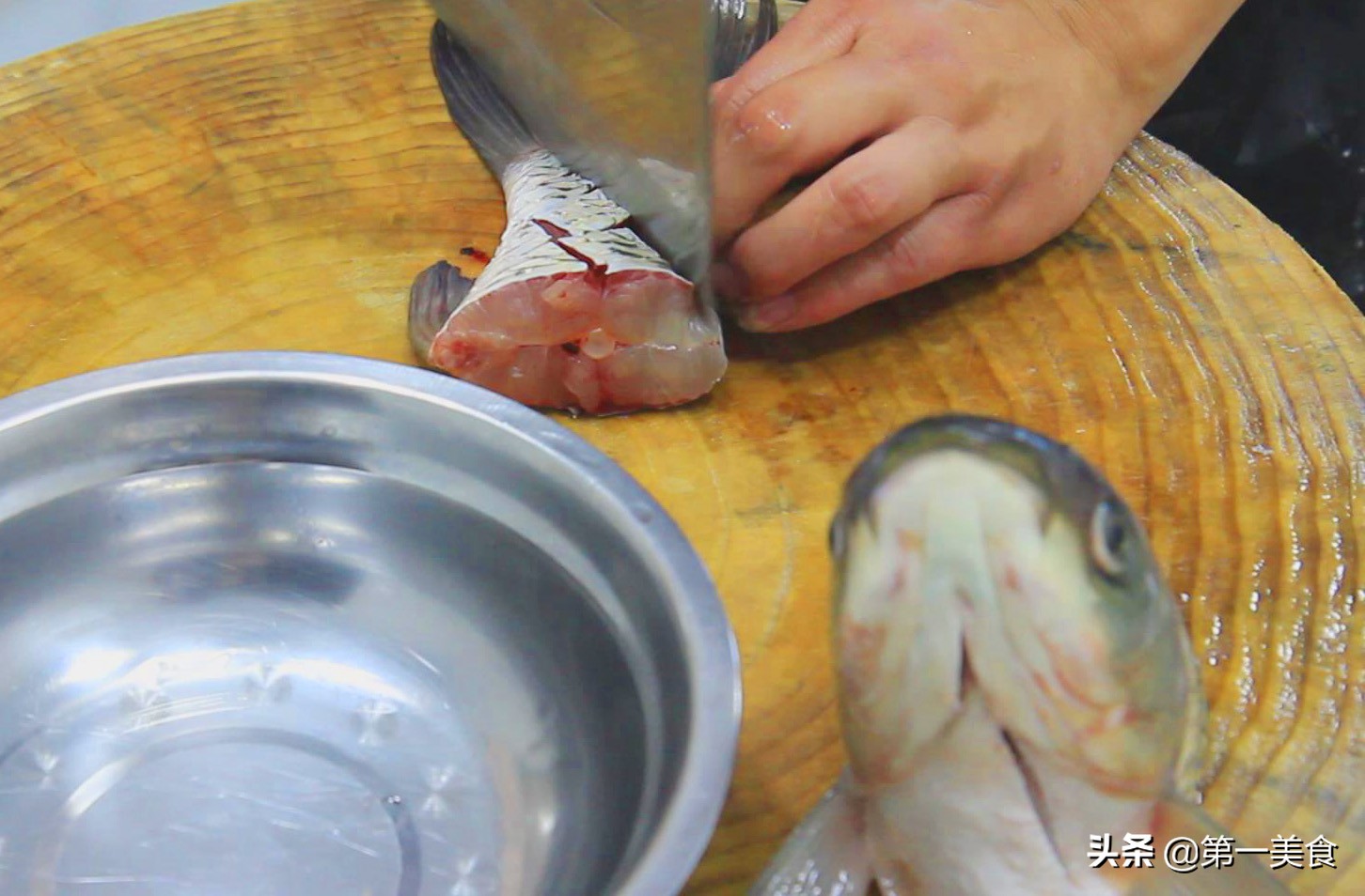 厨师长教红烧鱼头的视频,厨师清炖鱼头的做法