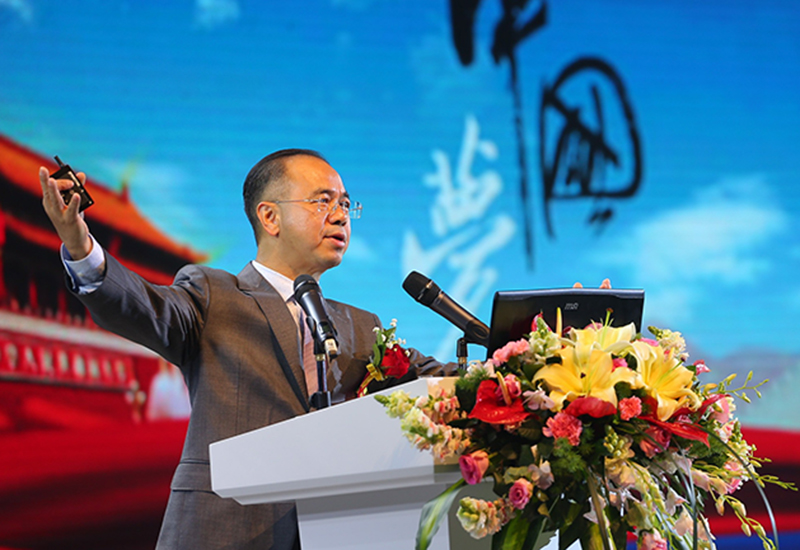 他多次创业失败，为躲债离家成流浪汉，一朝成百亿富商霸气回归