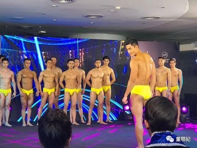 “华易风·默默的绣”2019中国西装先生总决赛“绣”美中华