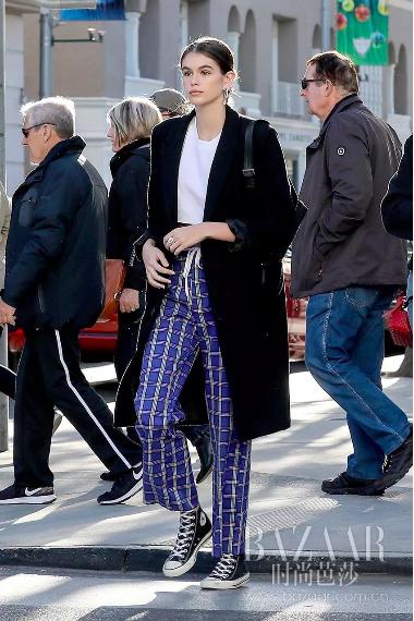 不知道穿什么就选黑大衣！这经典5组可优雅可帅气，显瘦超百搭