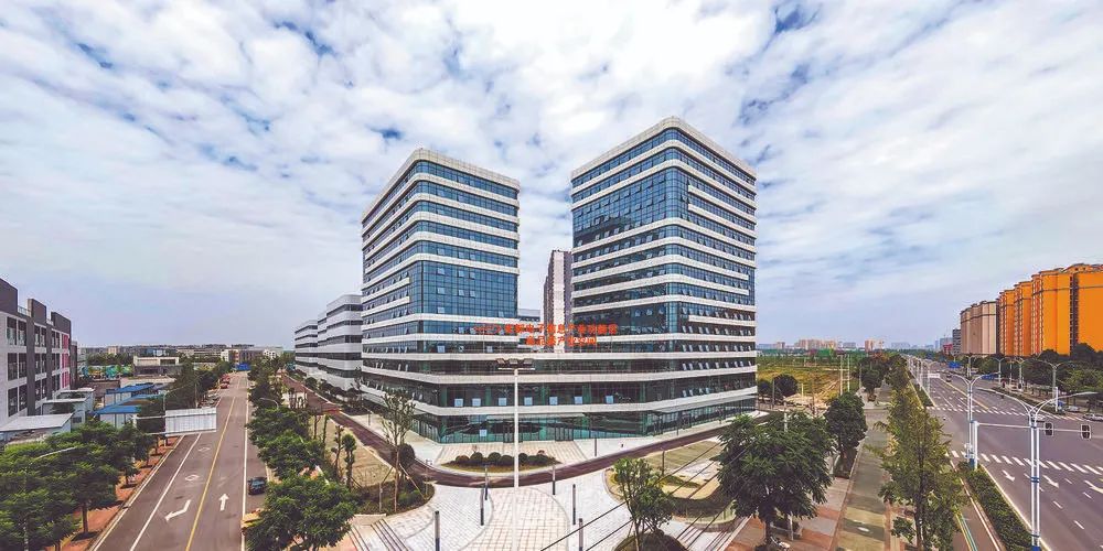 初心答卷｜郫都：聚焦“五链融合”推动电子信息产业高质量发展