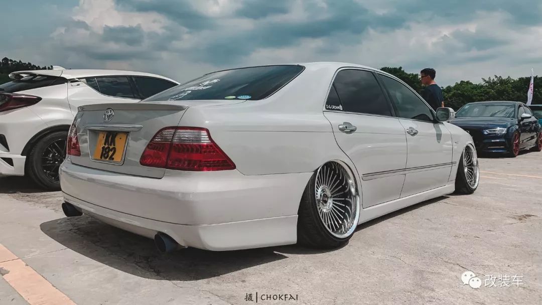 12代皇冠爆改,12代皇冠改2gr发动机要换油箱吗