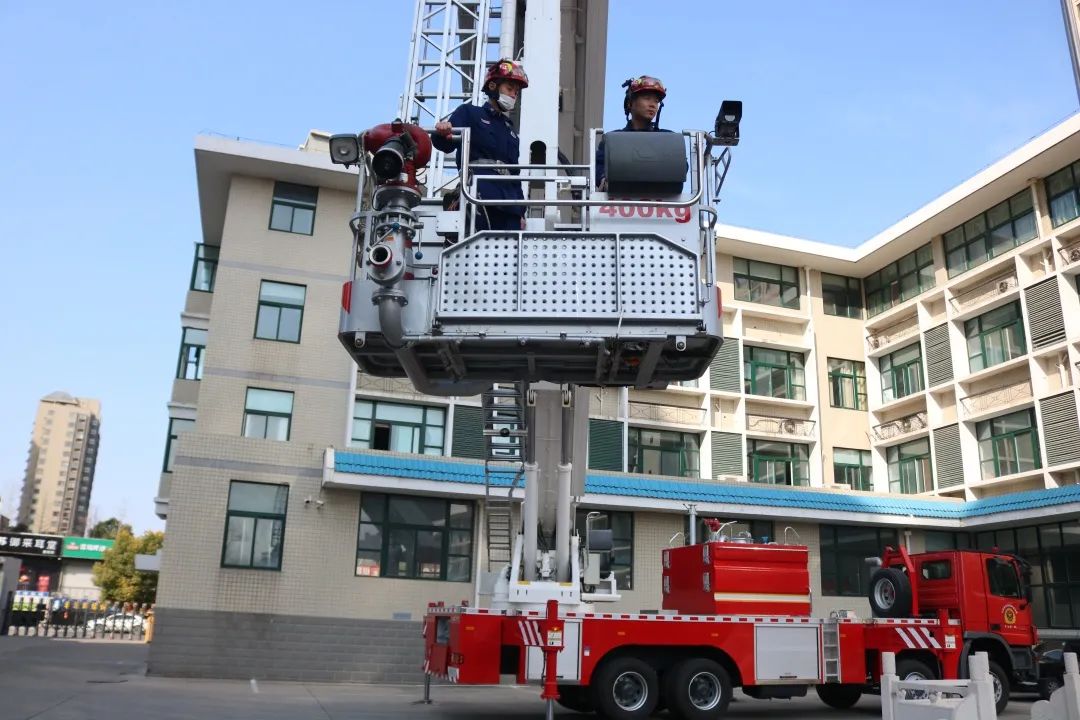 紧扣实战夯基础，苦练本领促提升--徐州市消防救援支队举高消防车驾驶员培训纪实