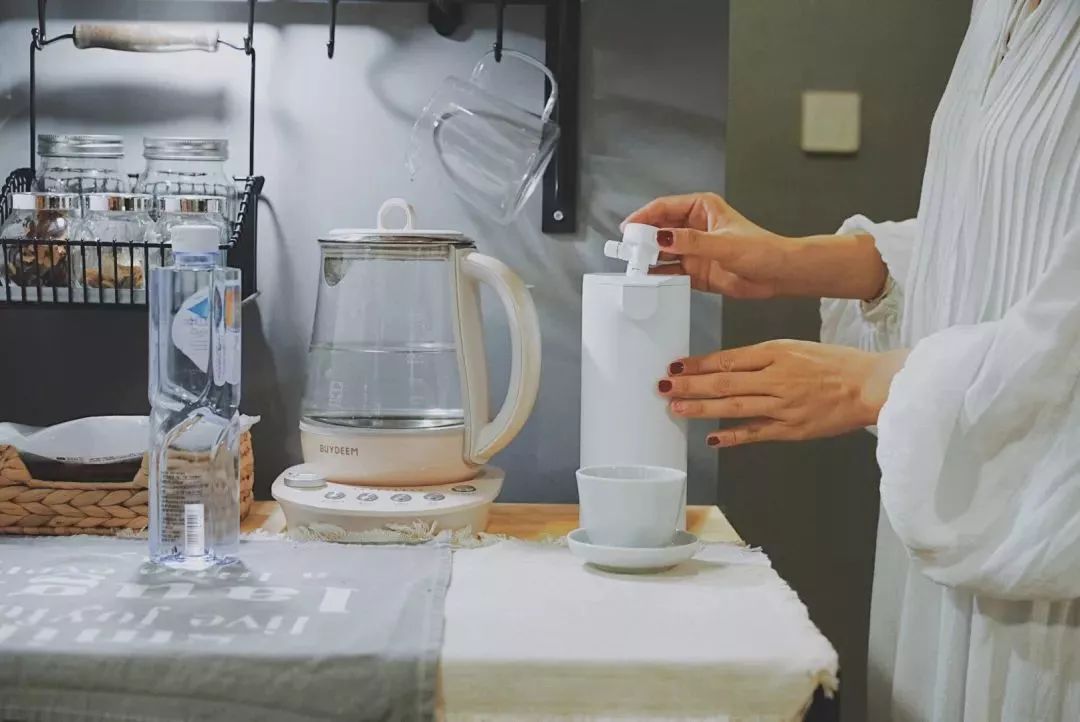 鎶栭煶閲岄潰鍝釜绁炲櫒姣旇緝濂界敤,鎶栭煶鐏簡鍝簺涓滆タ