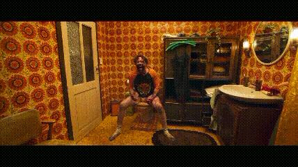 沉沦了10年,这3部B级恐怖片,或将是这位昔日影帝的出路