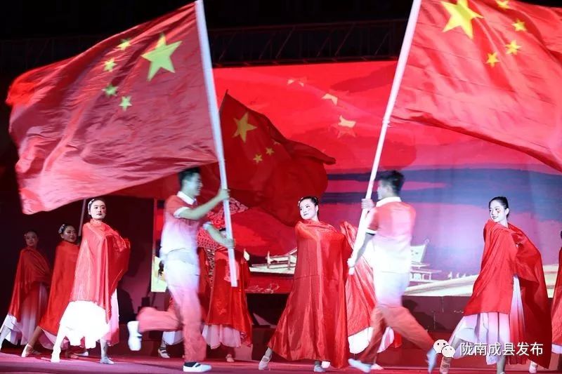 我叫成县，这是我2019年的自拍照~