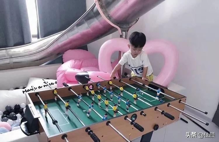 全屋贯穿10米滑梯，天台泡泡屋俯瞰CBD夜景，这个33楼的家够野